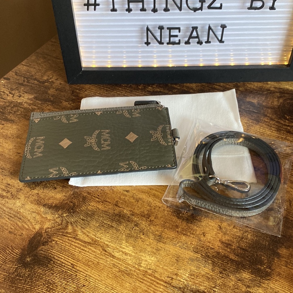 New MCM Sea Turtle Neck Strap/Lanyard - Picture 3 of 6